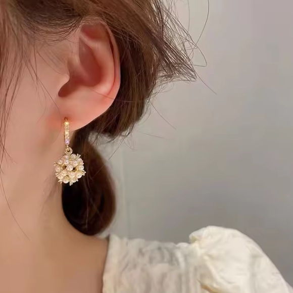 Anthropologie Gold Pearl Drop Earrings - Picture 5 of 10